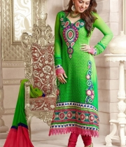 hansika-in-salwars-latest-photos-10