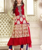 hansika-in-salwars-latest-photos-12