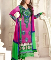 hansika-in-salwars-latest-photos-3