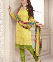 hansika-in-salwars-latest-photos-4