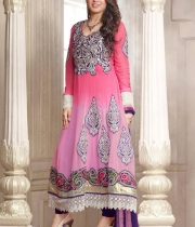 hansika-in-salwars-latest-photos-6