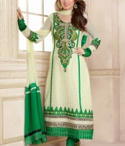 hansika-in-salwars-latest-photos-8