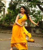 hari-priya-hot-saree-navel-showing-pics-14