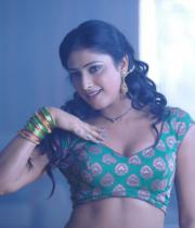 hari-priya-hot-saree-navel-showing-pics-2