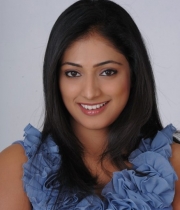 hari-priya-new-stills-1