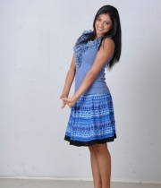 hari-priya-new-stills-17