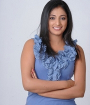 hari-priya-new-stills-18