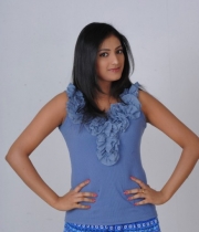 hari-priya-new-stills-2