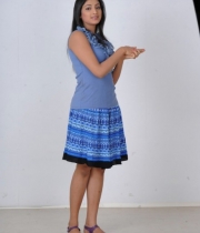 hari-priya-new-stills-9