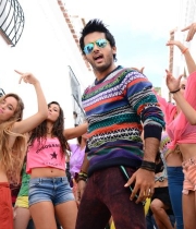 heart-attack-movie-stills-21