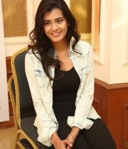 72820-hebah-patel-new-gallery-10