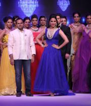 hot-celebs-at-international-jewellery-week-photos-1086