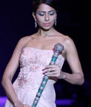 hot-celebs-at-international-jewellery-week-photos-1923