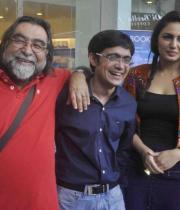 huma-qureshi-at-dada-book-launch-photos-11