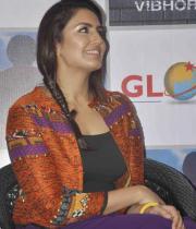 huma-qureshi-at-dada-book-launch-photos-6