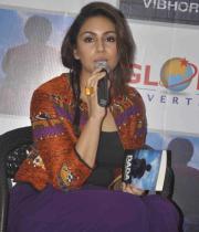 huma-qureshi-at-dada-book-launch-photos-8