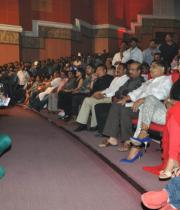 ram-charan-iddarammayilatho-audio-launch-40