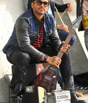iddarammayilatho-movie-latest-photos-104