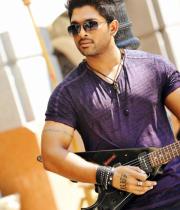 iddarammayilatho-movie-latest-photos-130