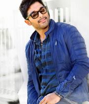 iddarammayilatho-movie-latest-photos-1623