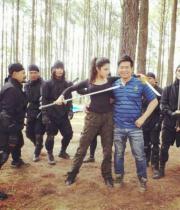 allu-arjun-iddarammayilatho-movie-working-photostills-latest-01_s_202