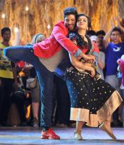 iddarammmayilatho-top-lechi-poddi-song-stills-_1_