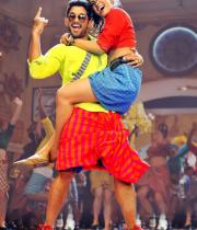 iddarammmayilatho-top-lechi-poddi-song-stills-_2_