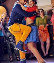 iddarammmayilatho-top-lechi-poddi-song-stills-_3_
