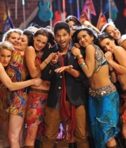 iddarammmayilatho-top-lechi-poddi-song-stills-_5_