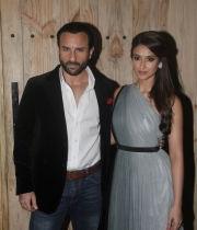 saif-ali-khan-ileana-dcruz-on-tv-serial-ajeeb-daastaan-hai-ye-sets-16
