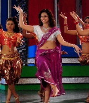 isha-chawla-hot-dance-photos-8