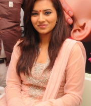 isha-chawla-at-de-charms-spa-n-salon-launch676834