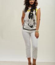 isha-chawla-photoshoot-in-jeans-20