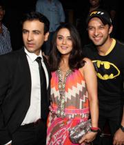 celebs-at-ishkq-in-paris-premier-show-01