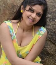 janu-lvely-spicy-photo-stills-11