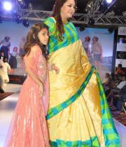 jayapradha-ramp-walk-at-passionate-foundation-fashion-show-11