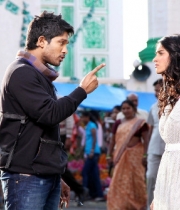 julayi-movie-stills-2_0