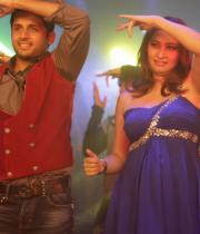 gunde-jaari-gallanthayyinde-movie-latest-hot-photos-1604