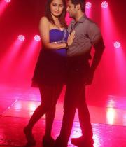 jwala-gutta-hot-item-song-stills-from-gunde-jaari-gallantayyinde-movie-03