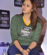 jwala-gutta-hot-in-skirts-2