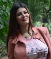 kainaat-arora-latest-photos-in-jeans-11