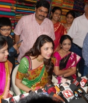 kajal-launch-srinikethan-shopping-mall-11