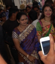 kajal-launch-srinikethan-shopping-mall-4