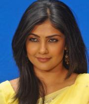 kamalini-mukherjee-latest-pics-14