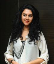 actress-kamna-jethmalani-new-images-28