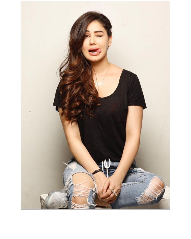 kangana-sharma-photoshoot-pics_2