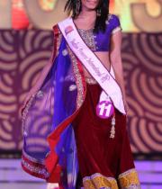karishma-kapoor-at-indian-princess-finale-10