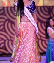 karishma-kapoor-at-indian-princess-finale-14