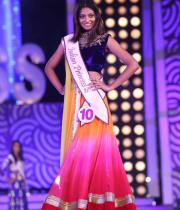 karishma-kapoor-at-indian-princess-finale-3
