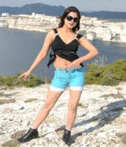 keerthi-chawla-hot-photos-in-bikini-_2_